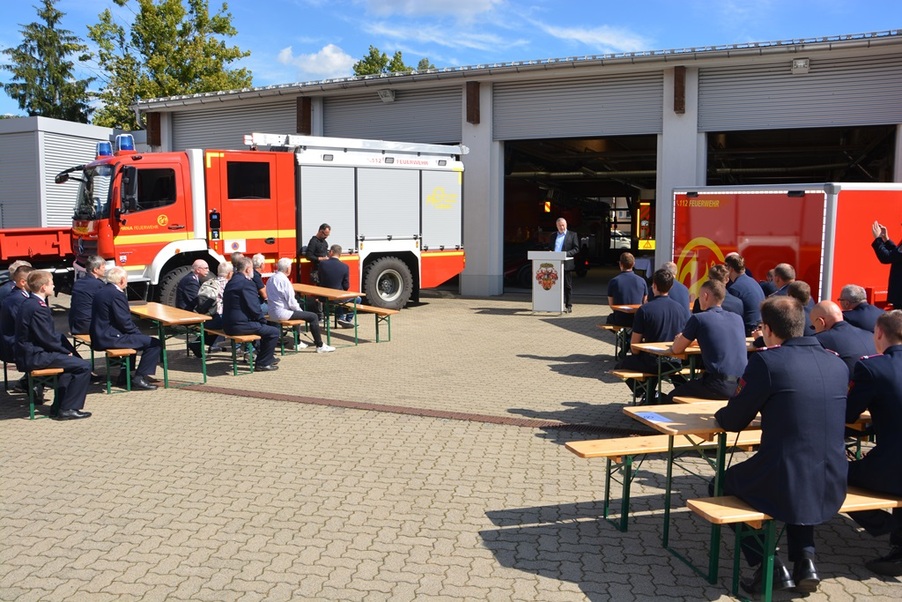 Landkreis übergibt neue Technik an Pirnaer Feuerwehr
