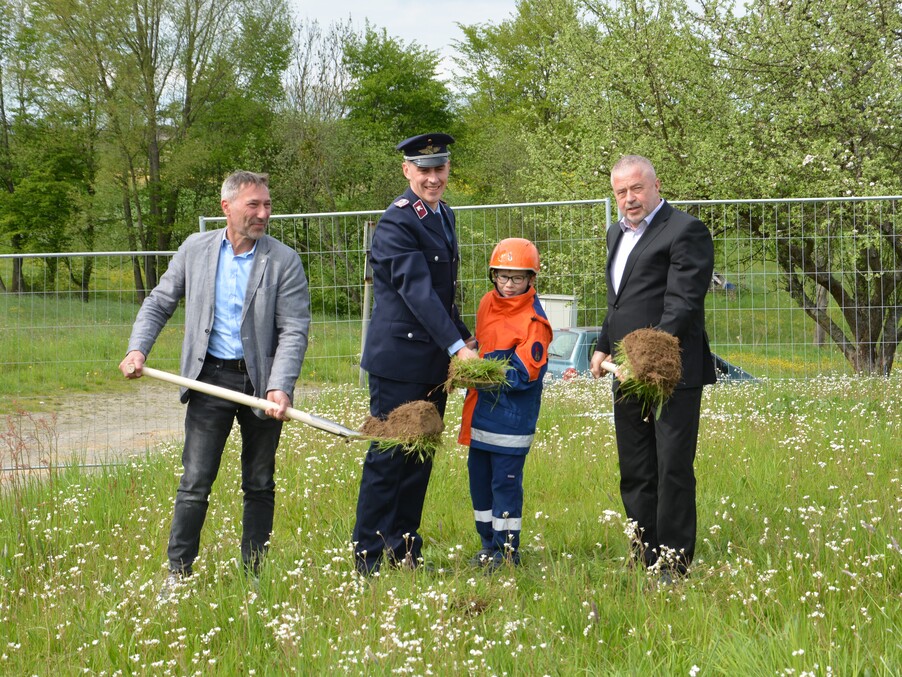 erster Spatenstich Feuerwehrgerätehaus Dobra