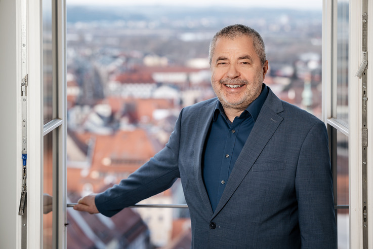 Zeigt Landrat Michael Geisler
