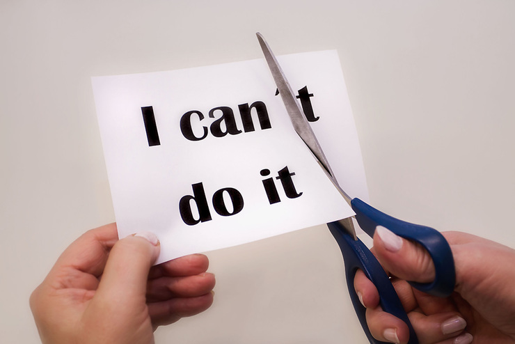 Zerschneiden des Bildes mit der Aufschrift "I cant do ist"