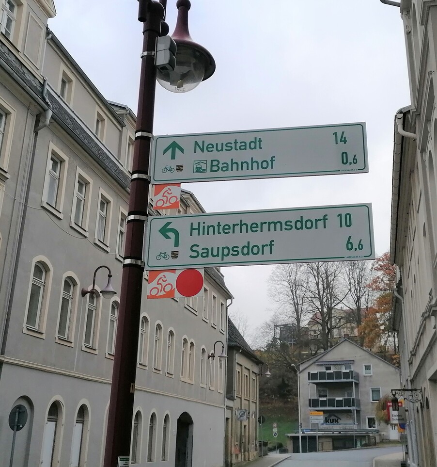Foto Radwegemarkierungen